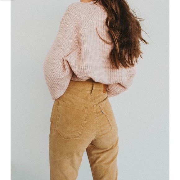 Levi's® Premium RIBCAGE BOOTCUT CORDUROY PANTS - Picture 8 of 15